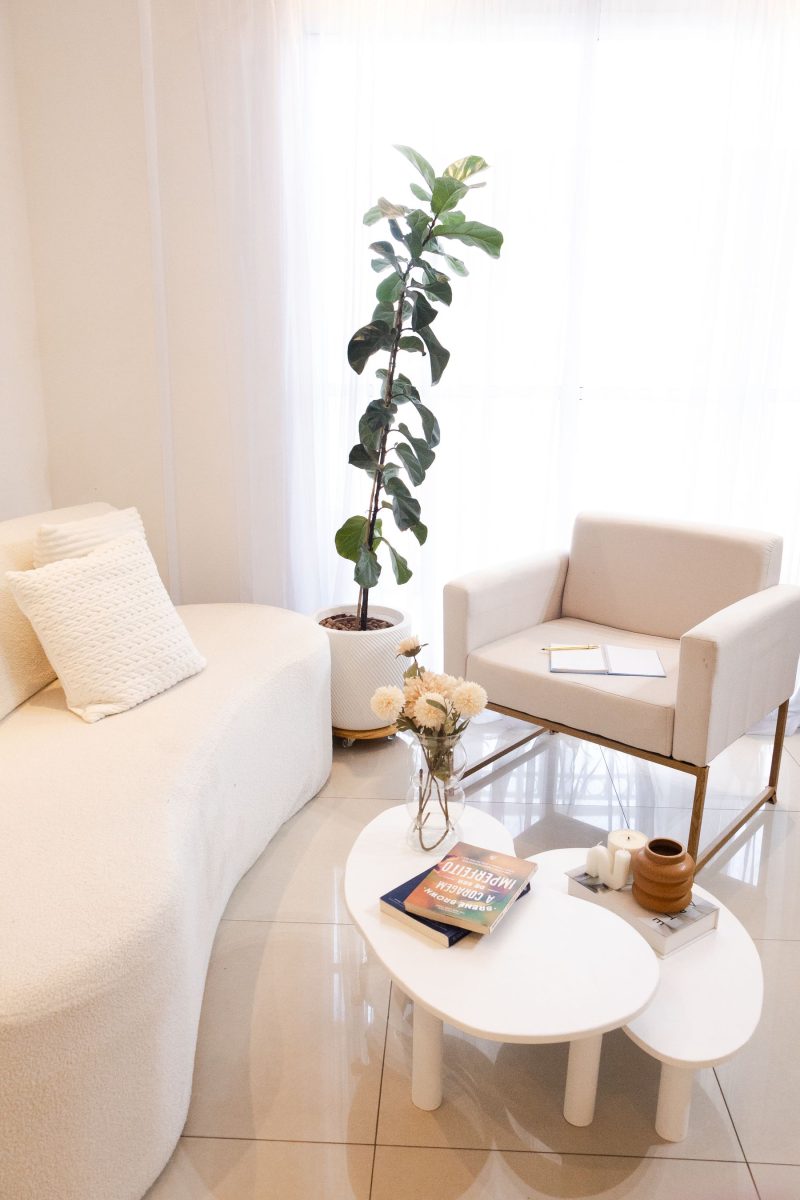 Interieur met tegelvloer in een Spaanse woning (placeholder)